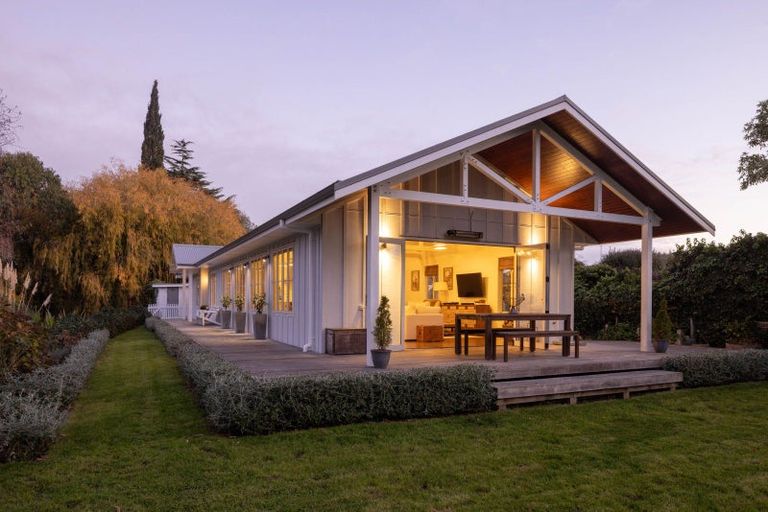 Photo of property in 32 Te Aute Road, Havelock North, 4130