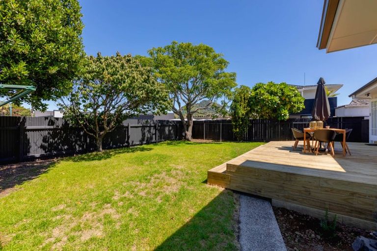 Photo of property in 4 Pitau Road, Mount Maunganui, 3116