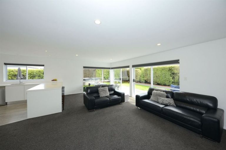 Photo of property in 30 Beauford Place, Parklands, Christchurch, 8083