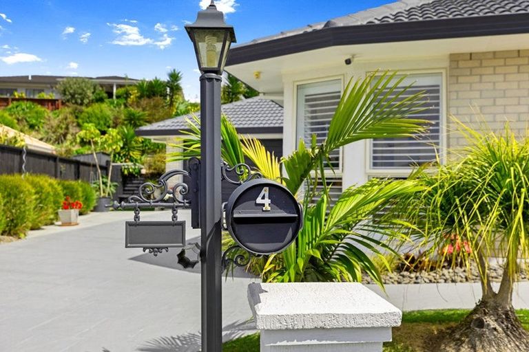 Photo of property in 4 Palm Court, Mount Maunganui, 3116