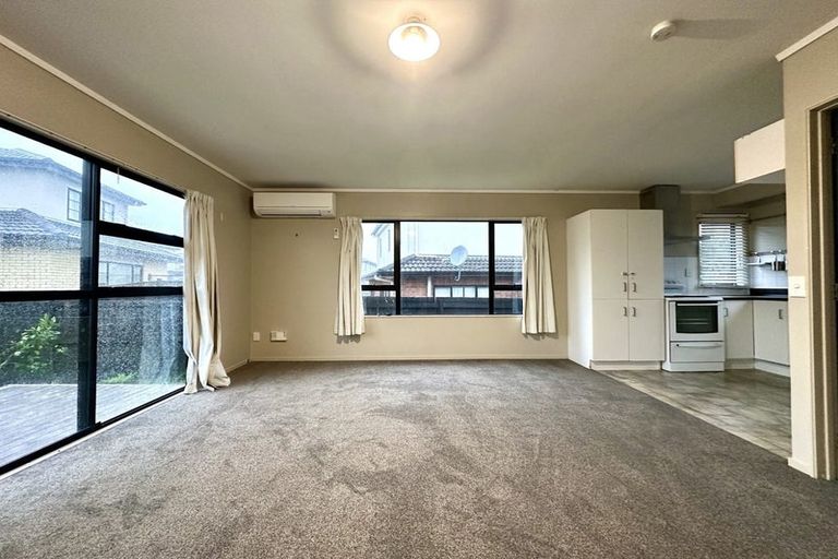 Photo of property in 19a Glenhaven Place, Te Atatu Peninsula, Auckland, 0610