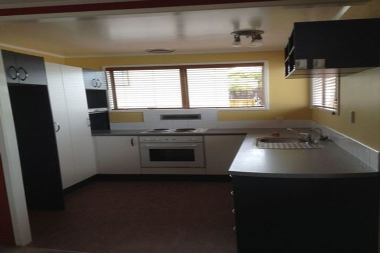 Photo of property in 5 Massine Place, Randwick Park, Auckland, 2105