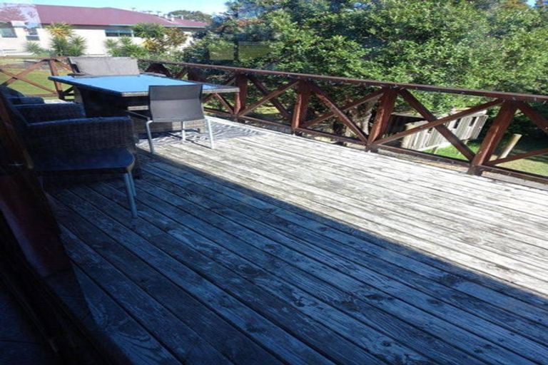 Photo of property in 50 Eugenia Rise, Totara Heights, Auckland, 2105