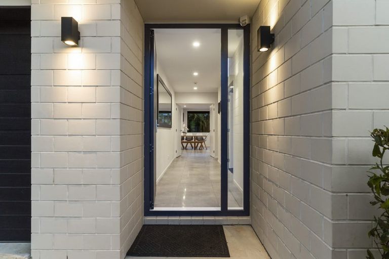 Photo of property in 71a Neil Avenue, Te Atatu Peninsula, Auckland, 0610