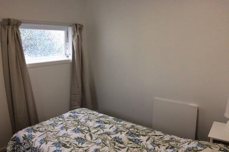 Photo of property in 17 Edgeworth Road, Glenfield, Auckland, 0629