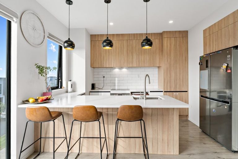 Photo of property in 9 Paina Crescent, Massey, Auckland, 0614
