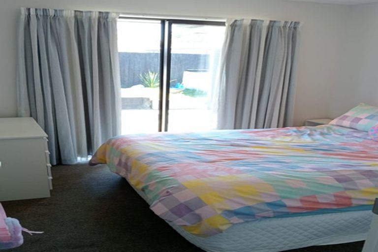 Photo of property in 1/7 Arosa Place, Parklands, Christchurch, 8083