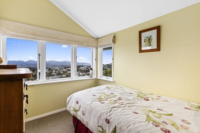 Photo of property in 33a Apuka Street, Brooklyn, Wellington, 6021