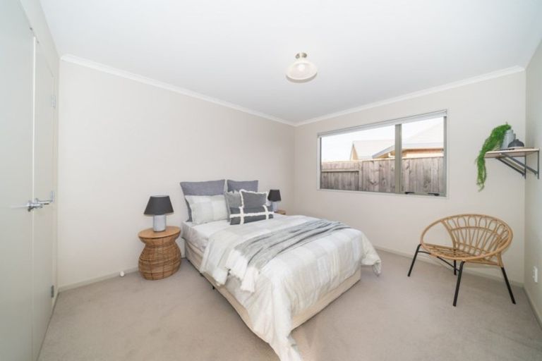 Photo of property in 46 Branigan Parade, Kelvin Grove, Palmerston North, 4414