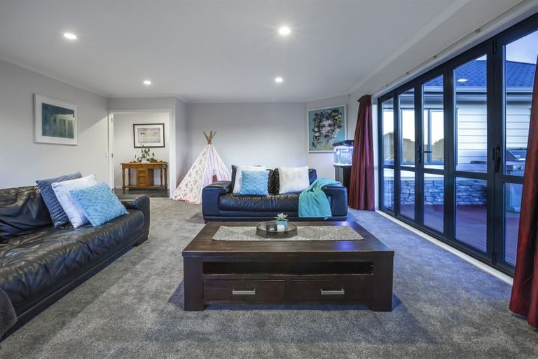 Photo of property in 14 Nelson Avenue, Aotea, Porirua, 5024