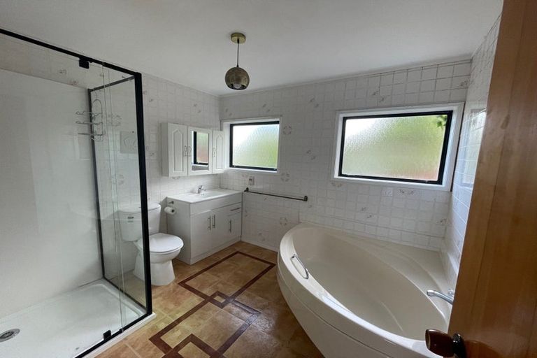 Photo of property in 11a Orewa Heights Crescent, Orewa, 0931