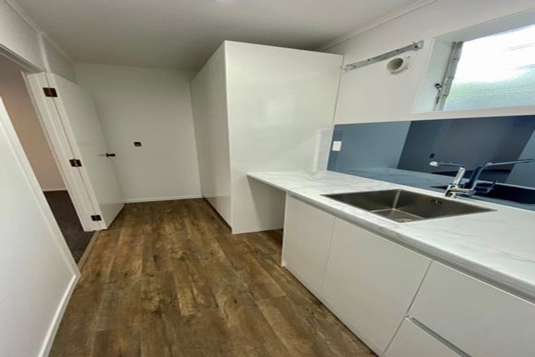 Photo of property in 26 West Lynn Road, Titirangi, Auckland, 0604