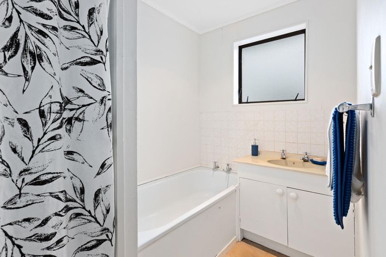 Photo of property in 1/20 Akehurst Avenue, New Lynn, Auckland, 0600