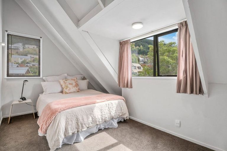 Photo of property in 15a Williams Street, Sunshine Bay, Queenstown, 9300