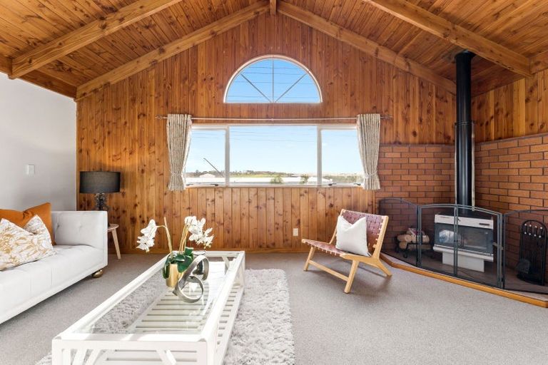 Photo of property in 231 Hobsonville Road, Hobsonville, Auckland, 0618