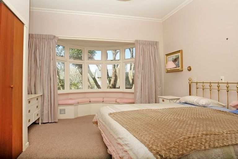 Photo of property in 19 Woodmancote Road, Khandallah, Wellington, 6035