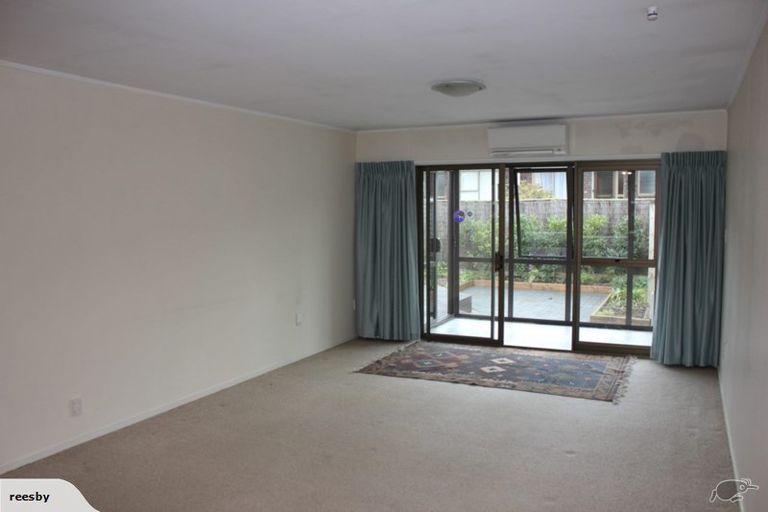 Photo of property in 3/76 Wellington Street, Howick, Auckland, 2014