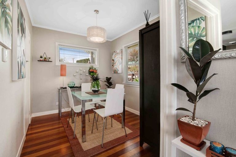 Photo of property in 27a Makiri Street, Helensville, 0800