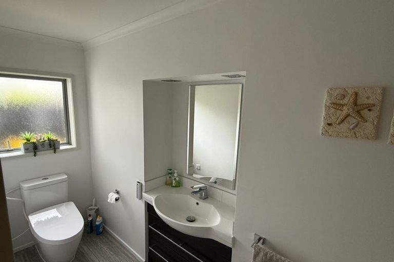 Photo of property in 2 Centaur Close, Albany, Auckland, 0632