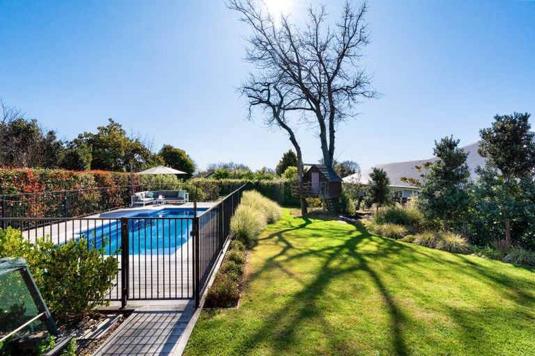 Photo of property in 28 Reynolds Road, Havelock North, 4130