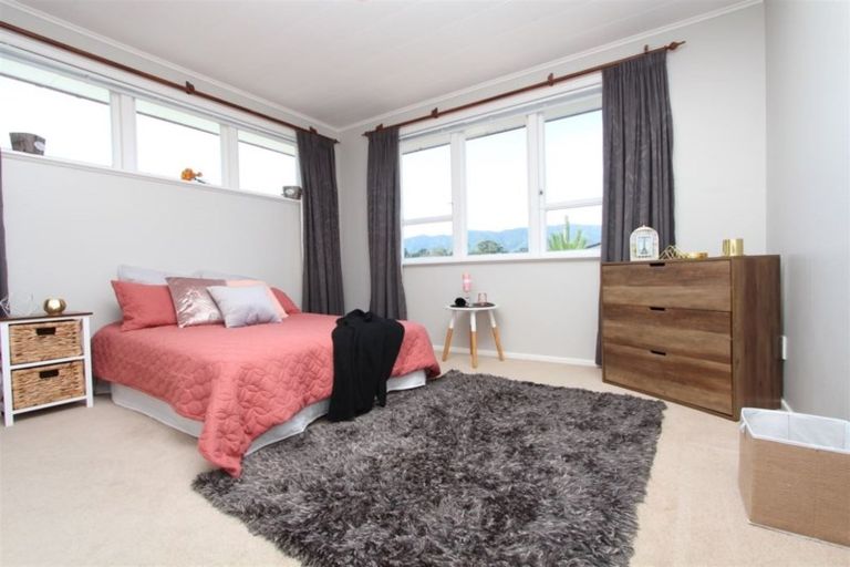 Photo of property in 31 Sunnyview Drive, Brown Owl, Upper Hutt, 5018