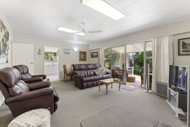 Photo of property in 15 Ngaio Street, Otaki Beach, Otaki, 5512