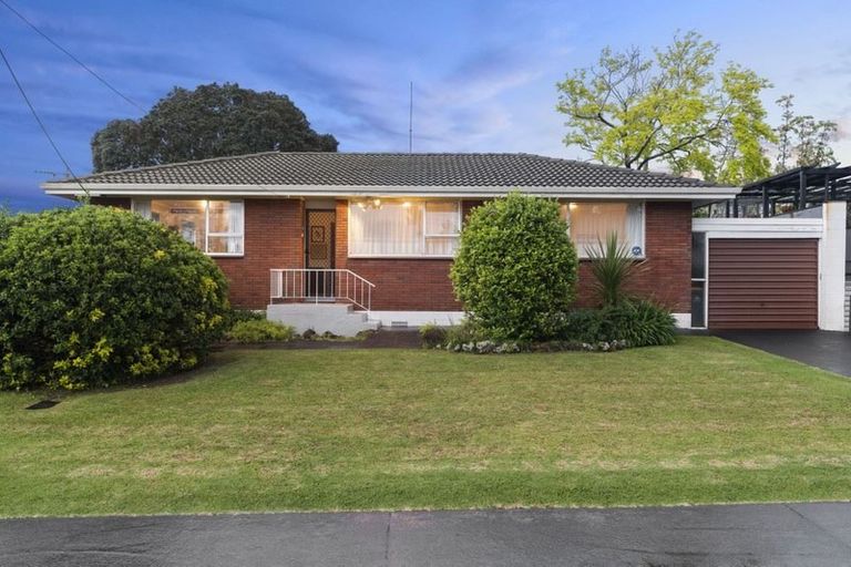 Photo of property in 2/56 Sunnynook Road, Sunnynook, Auckland, 0620