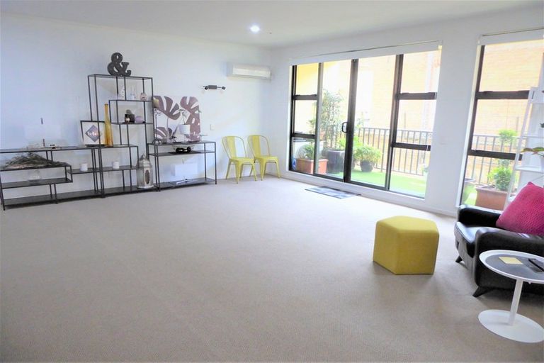 Photo of property in Maddison Apartments, 1/6f Queen Street, Palmerston North, 4410