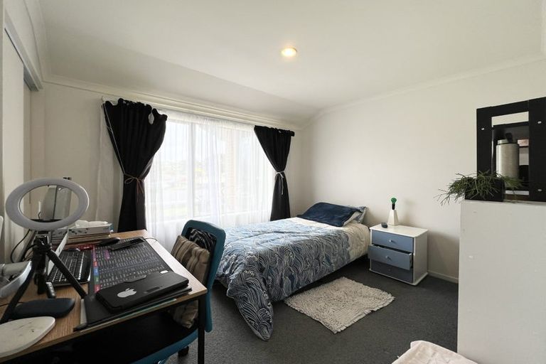 Photo of property in 3 Sunvista Avenue, Oteha, Auckland, 0632