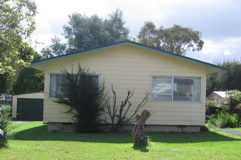 Photo of property in 5 John F Kennedy Place, Glen Eden, Auckland, 0602