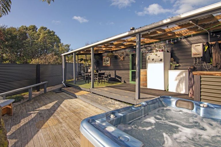 Photo of property in 2313 Takaka-collingwood Highway, Collingwood, 7073