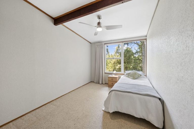 Photo of property in 222 Atkinson Road, Titirangi, Auckland, 0604