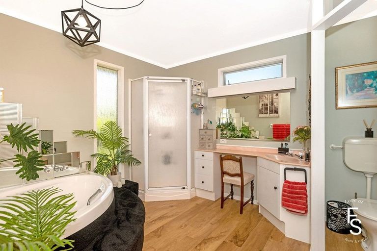 Photo of property in 75 Anzac Street, Gisborne, 4010