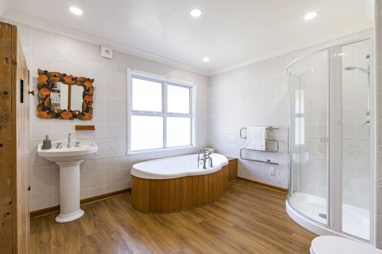 Photo of property in 11 Orite Drive, Mangorei, New Plymouth, 4371