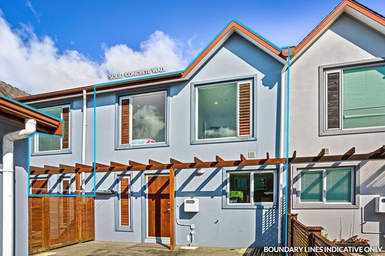 Photo of property in 9l Clearwater Cove, West Harbour, Auckland, 0618