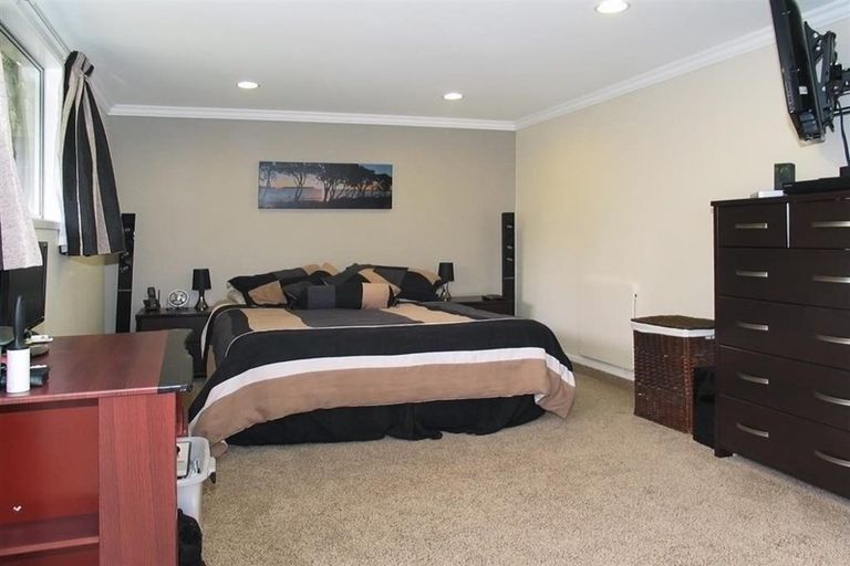 Photo of property in 74 Leeward Drive, Whitby, Porirua, 5024