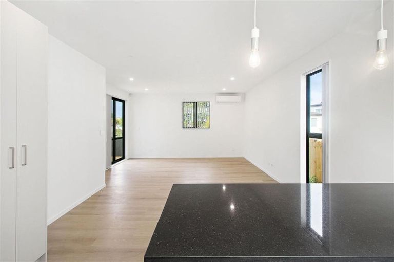Photo of property in 21d Andrew Road, Howick, Auckland, 2010
