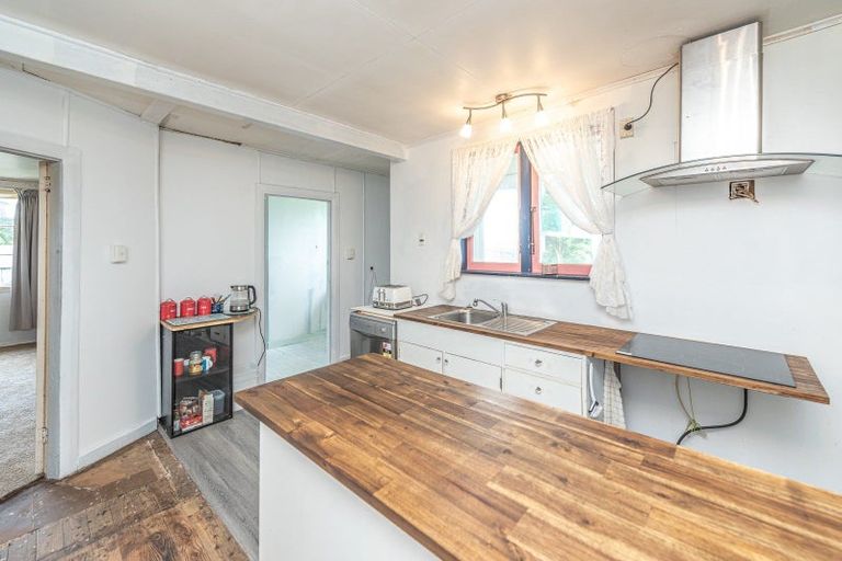 Photo of property in 40 Hussey Street, Waverley, 4510