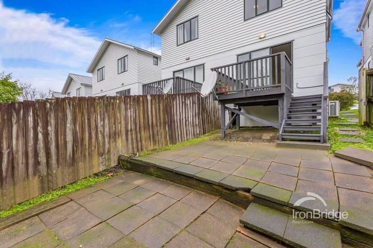 Photo of property in 326/10 John Jennings Drive, Oteha, Auckland, 0632