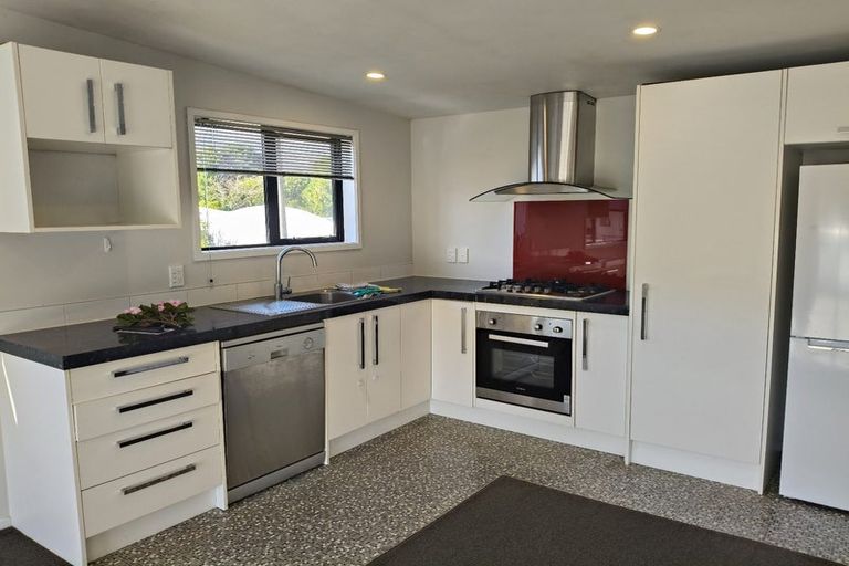 Photo of property in 7b Phillip Street, Johnsonville, Wellington, 6037