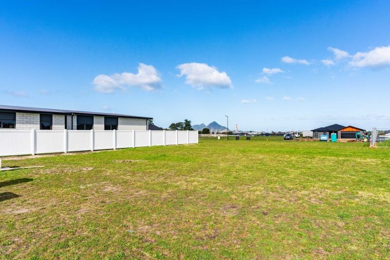 Photo of property in 21 Te Piriti Road, One Tree Point, 0118