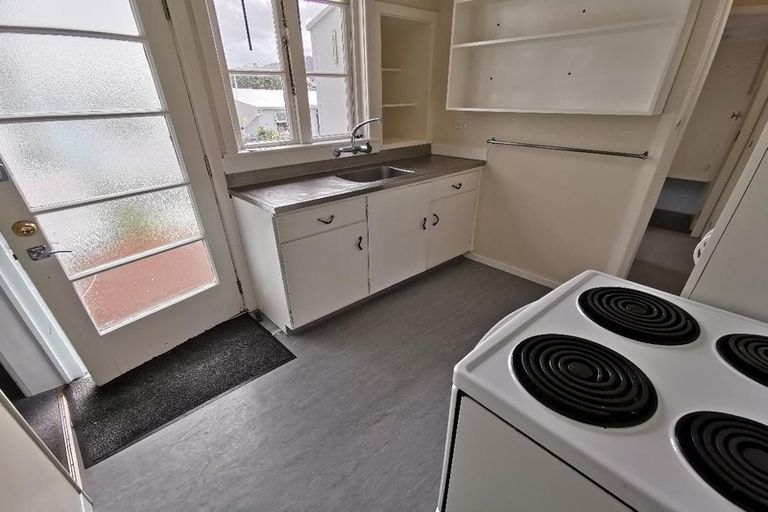 Photo of property in 71 Pirie Street, Mount Victoria, Wellington, 6011