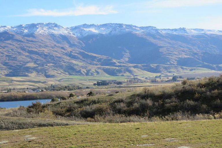 Photo of property in 38 Lakefront Terrace, Northburn, Cromwell, 9383