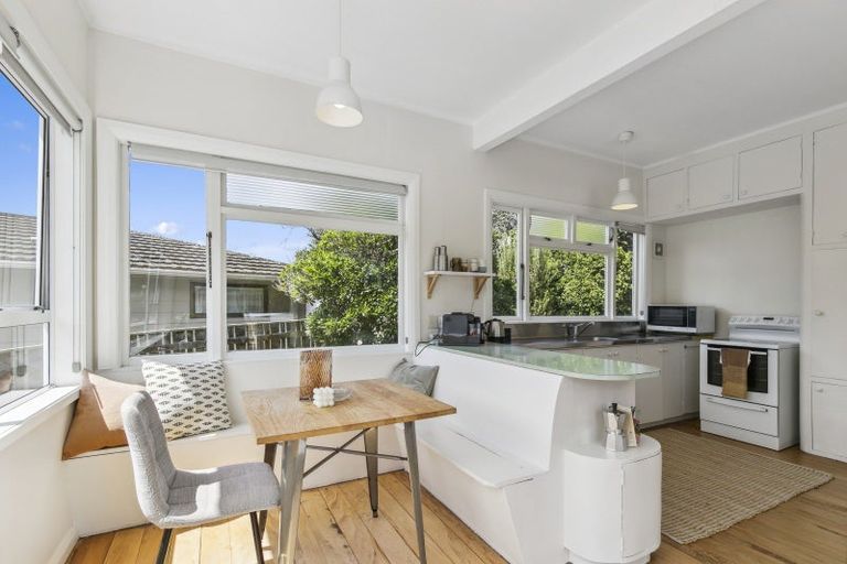 Photo of property in 1/199 Newlands Road, Newlands, Wellington, 6037