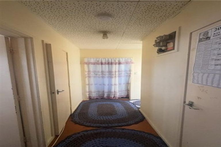 Photo of property in 15a Earlsworth Road, Mangere East, Auckland, 2024