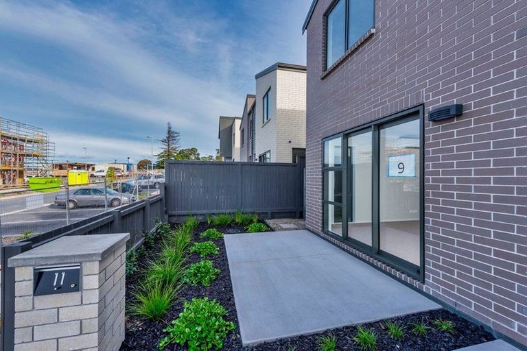 Photo of property in 11 Waenganui Road, Hobsonville, Auckland, 0616