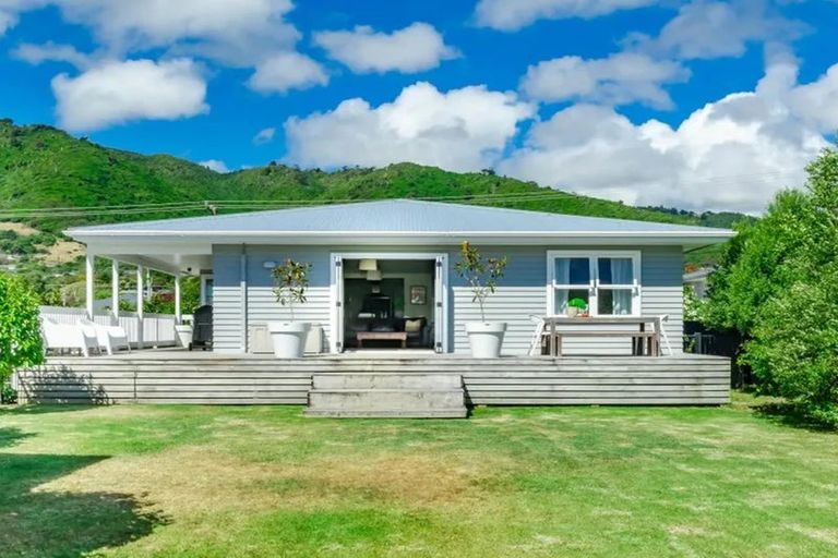 Photo of property in 40 Parata Street, Waikanae, 5036