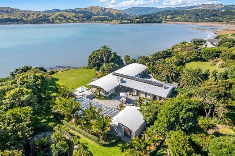 Photo of property in 360 Paremata Road, Whitby, Porirua, 5381