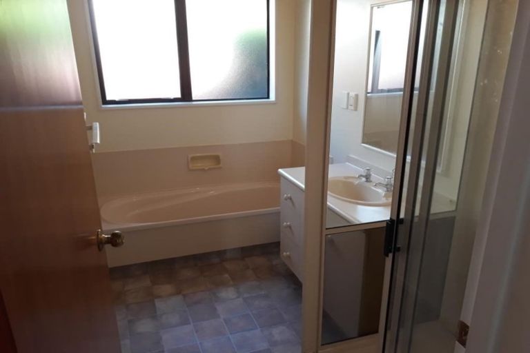 Photo of property in 120 Grahams Road, Burnside, Christchurch, 8053