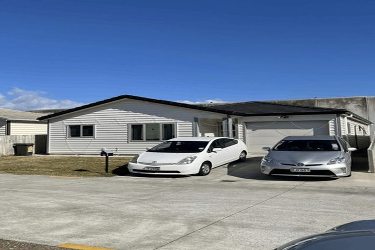 Photo of property in 9 Sohum Place, Manukau, Auckland, 2104